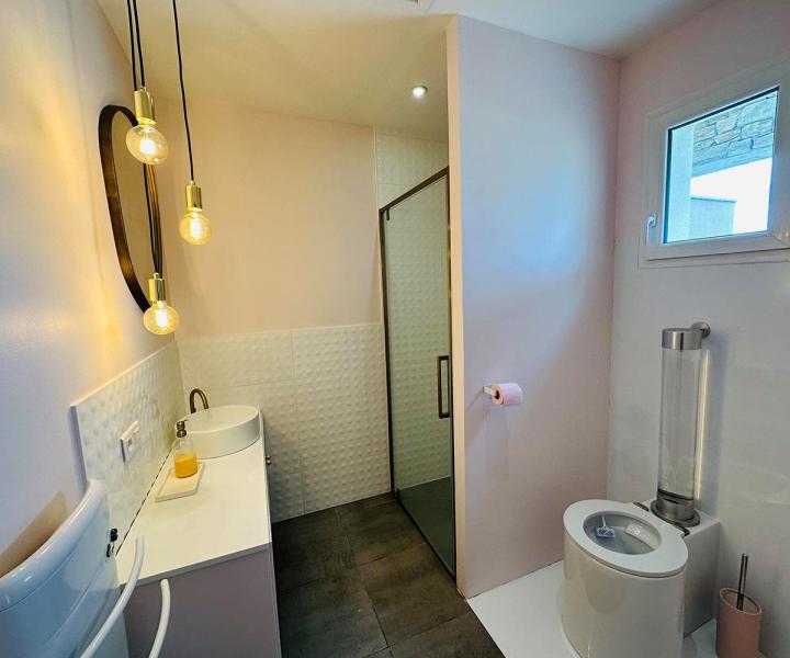 Salle de bain clé en main : fonctionnalité et confort assurés.