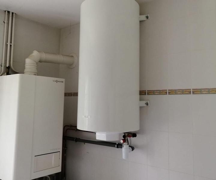 Plombier-chauffagiste qualifié pour remplacer efficacement votre ballon d’eau chaude.